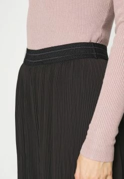 ONLY Tall ONLMARIN CULOTTE - Trousers - Black -ONLY Tall Shop 03aa31c383ef435492bbc3e5001b16ff