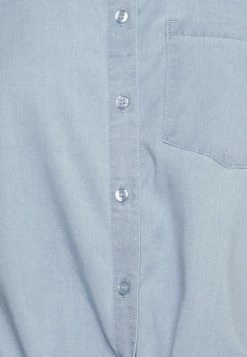 ONLY Tall ONLPEMA LECEY LIFE KNOT - Button-down Blouse - Light Blue Denim -ONLY Tall Shop 0cc34024472a4fa094be3ba78f351999