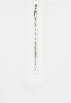 ONLY Tall ONLVIC SOLID - Basic T-shirt - Cloud Dancer -ONLY Tall Shop 157da0fc9d9a4a658e4f58d0e84fbeff