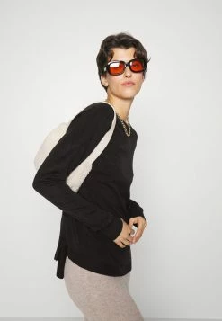 ONLY Tall ONLAMALIA - Jumper - Black 12 ONLY Tall ONLAMALIA - Jumper - Black -ONLY Tall Shop 196db52c9fd1469b87ecc68c8038600a