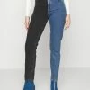 ONLY Tall ONLINCJAGGER LIFE MOM - Relaxed Fit Jeans - Black Denim/light Blue Denim