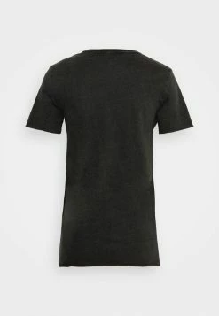 ONLY Tall ONLLUCY - Print T-shirt - Black 6 ONLY Tall ONLLUCY - Print T-shirt - Black -ONLY Tall Shop 1e25e72b58024a2cbaf9c7c43763ca28