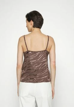 ONLY Tall ONLBELLA SLIP - Top - Shopping Bag 10 ONLY Tall ONLBELLA SLIP - Top - Shopping Bag -ONLY Tall Shop 1f6496bed8cd48099b3df42253df8a99