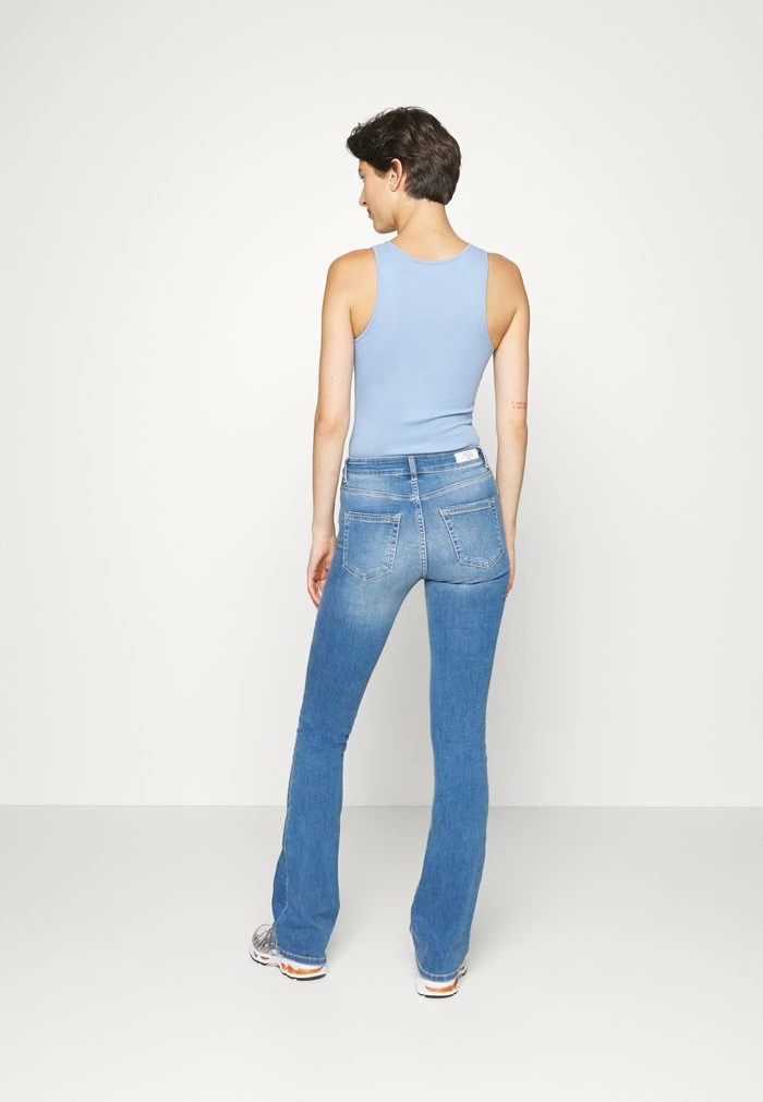 ONLY Tall ONLBLUSH MID - Flared Jeans - Medium Blue 5 ONLY Tall ONLBLUSH MID - Flared Jeans - Medium Blue - Image 3
