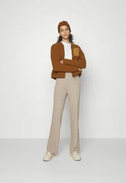 ONLY Tall ONLKATIA PANTS - Tracksuit Bottoms - Beige -ONLY Tall Shop 22ce617b7ef34e8f9e4c08b36c276589