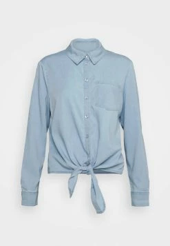 ONLY Tall ONLPEMA LECEY LIFE KNOT - Button-down Blouse - Light Blue Denim