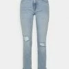 ONLY Tall ONLSCARLETT LIFE - Relaxed Fit Jeans - Light Blue Denim