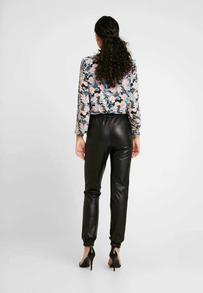 ONLY Tall ONLBIRGITTE TOPAS STRING PANT - Tracksuit Bottoms - Black 5 ONLY Tall ONLBIRGITTE TOPAS STRING PANT - Tracksuit Bottoms - Black - Image 3