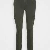 ONLY Tall ONLMISSOURI ANKLE CARGO PANT - Cargo Trousers - Rosin