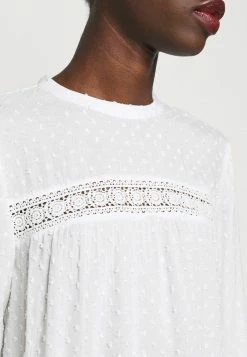 ONLY Tall ONLPELIA LIFE DOT BLOUSE TALL - Blouse - Cloud Dancer -ONLY Tall Shop 35898e0c21f742838b7d7b53a19e05e1