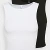 ONLY Tall ONLKENYA CROPPED 2 PACK - Top - Black/white 2 ONLY Tall ONLKENYA CROPPED 2 PACK - Top - Black/white -ONLY Tall Shop 360be45cb60e4995988896e5cb2a23b0
