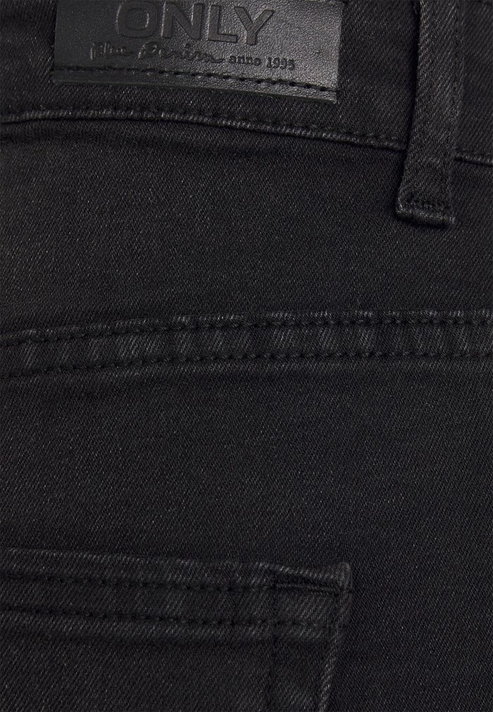 ONLY Tall ONLHUSH LIFE BUTTON - Denim Shorts - Black Denim 5 ONLY Tall ONLHUSH LIFE BUTTON - Denim Shorts - Black Denim - Image 3