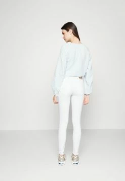 ONLY Tall ONLBLUSH LIFE MID RAW - Jeans Skinny Fit - White Denim -ONLY Tall Shop 3e2dc4c4eed1427792b8cbe1dbffb396