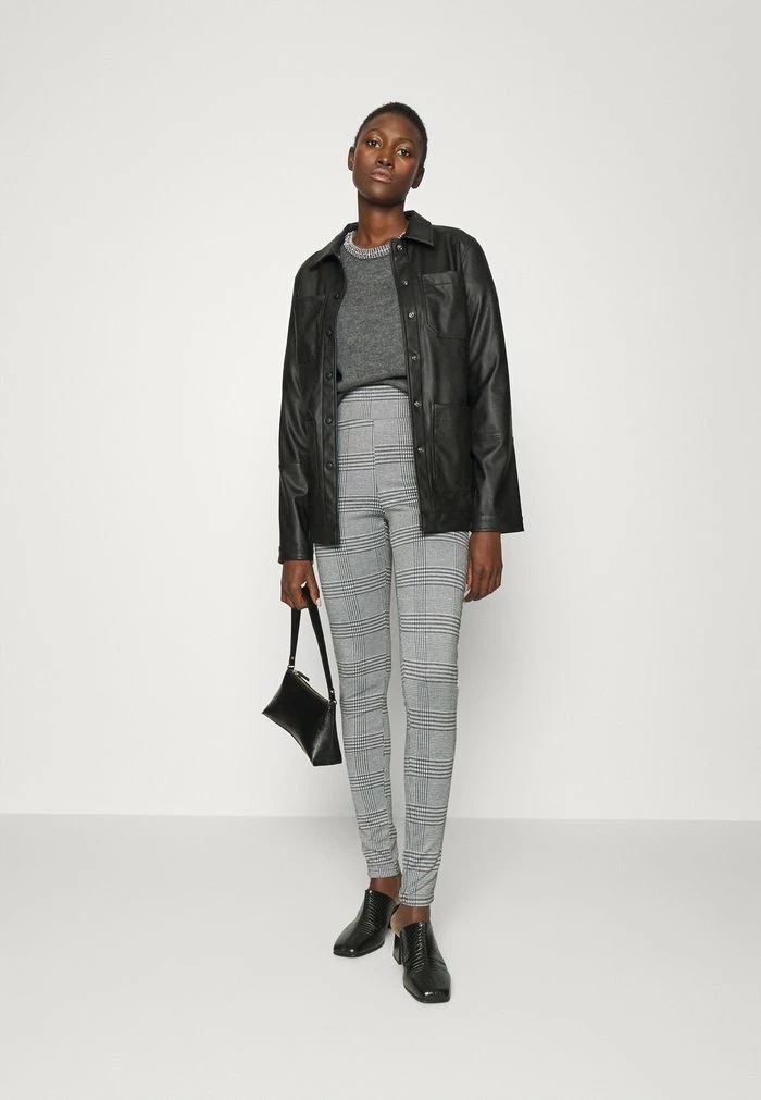 ONLY Tall ONLMICA CHECK - Leggings - Trousers - Cloud Dancer/black/white 4 ONLY Tall ONLMICA CHECK - Leggings - Trousers - Cloud Dancer/black/white - Image 2