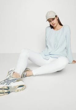 ONLY Tall ONLBLUSH LIFE MID RAW - Jeans Skinny Fit - White Denim -ONLY Tall Shop 4d994d54ba6645fbb110513f9b2ebc1e