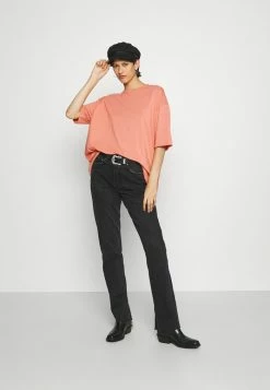 ONLY Tall ONLINC SISI OVERSIZED - Basic T-shirt - Rosette -ONLY Tall Shop 50d1d91a3aa1487d91a50d4aa462142c