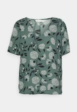 ONLY Tall ONLNOVA LUX LARA - Blouse - Balsam Green/white -ONLY Tall Shop 58a746fd8d50474daa26d0d8bb955f9f