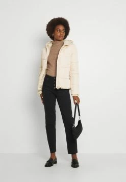 ONLY Tall ONLEMILY LIFE - Straight Leg Jeans - Black -ONLY Tall Shop 5a9d33ecf9044334ae6466a3bf43f68c