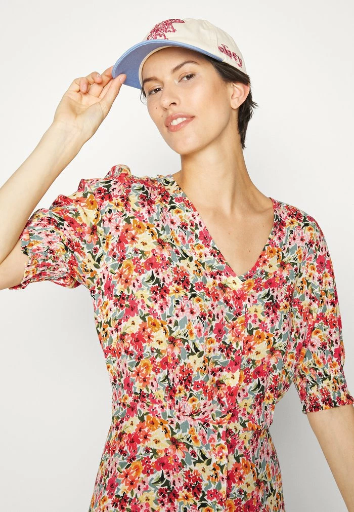 ONLY Tall ONLFREDERIKKE V NECK BELT DRESS - Day Dress - Cloud Dancer 6 ONLY Tall ONLFREDERIKKE V NECK BELT DRESS - Day Dress - Cloud Dancer - Image 4