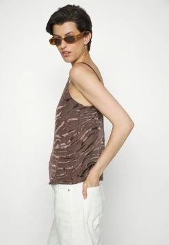 ONLY Tall ONLBELLA SLIP - Top - Shopping Bag 11 ONLY Tall ONLBELLA SLIP - Top - Shopping Bag -ONLY Tall Shop 5bfa29336c54433781eb23deebfbe9a9