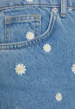 ONLY Tall ONLJAGGER MOM DAISY - Straight Leg Jeans - Light Blue Denim -ONLY Tall Shop 5cf798338f2949d4902e45df97b59296