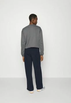 ONLY Tall ONLSCARLETT STRING WIDE PANT - Tracksuit Bottoms - Sky Captain 10 ONLY Tall ONLSCARLETT STRING WIDE PANT - Tracksuit Bottoms - Sky Captain -ONLY Tall Shop 66dbf49b188d479ebde69fba174dec68