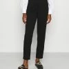 ONLY Tall ONLPOPTRASH LIFE CARROT PANT - Tracksuit Bottoms - Black