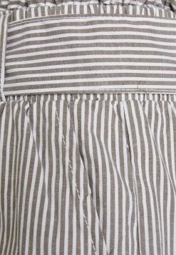 ONLY Tall ONLSMILLA BELT - Shorts - Kalamata White -ONLY Tall Shop 6e0489a5b2b14528bd90e57d52e07f58