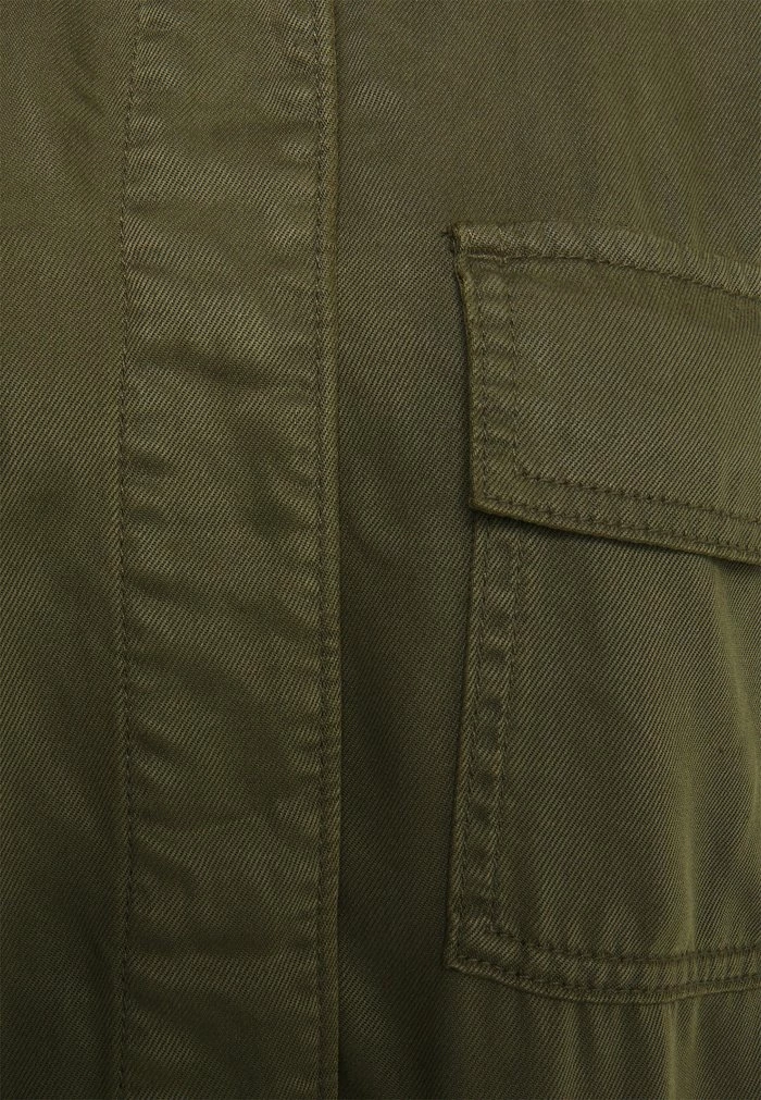 ONLY Tall ONLKENYA LIFE UTILITY JACKET - Parka - Kalamata 5 ONLY Tall ONLKENYA LIFE UTILITY JACKET - Parka - Kalamata - Image 3