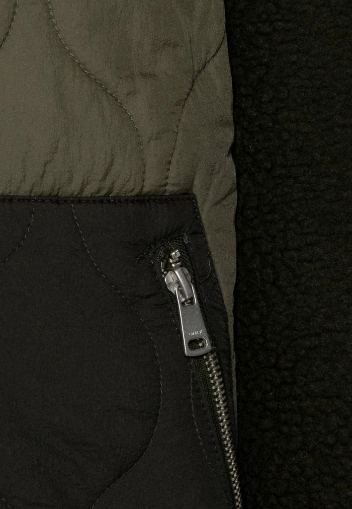 ONLY Tall ONLTHALE QUILT MIX COAT - Short Coat - Kalamata 5 ONLY Tall ONLTHALE QUILT MIX COAT - Short Coat - Kalamata - Image 3