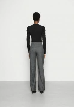 ONLY Tall ONLPOPTRASH SUKI WIDE CHECK - Trousers - Black -ONLY Tall Shop 82f910b6f7b2414dab143fe4b6ec45dd