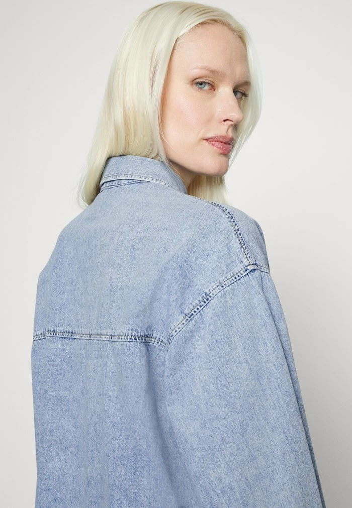 ONLY Tall ONLASPEN LIFE - Button-down Blouse - Medium Blue Denim 7 ONLY Tall ONLASPEN LIFE - Button-down Blouse - Medium Blue Denim - Image 5