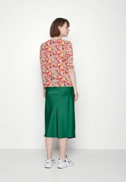 ONLY Tall ONLFREDERIKKE V NECK - Blouse - Cloud Dancer/pink -ONLY Tall Shop 8982e6eecb044f688070e92dab50d9b7