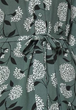 ONLY Tall ONLNOVA LIFE DRESS - Maxi Dress - Balsam Green/white Flower -ONLY Tall Shop 89ee0bde20f24661be6417961f1c7542