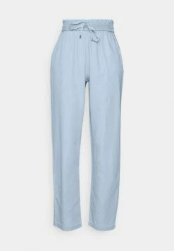 ONLY Tall ONLBEA LIFE STRING - Relaxed Fit Jeans - Light Blue Denim -ONLY Tall Shop 93d150db760549549d4b621eb0a12c63