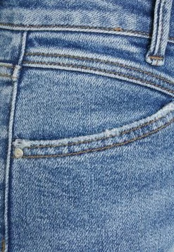 ONLY Tall ONLERICA LIFE MID ANKLE CUT - Jeans Skinny Fit - Medium Blue Denim -ONLY Tall Shop 98bece27c8b24f30b85124c328c96587