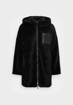 ONLY Tall ONLSASCHA SHERPA JACKET - Classic Coat - Black