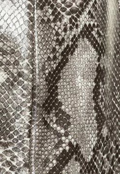 ONLY Tall ONLCAMILLE SNAKE SKIRT - Mini Skirt - Grey/white -ONLY Tall Shop adf64468de17474685b9f496f0e78188