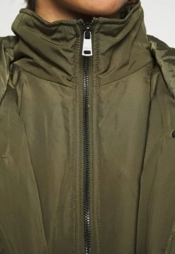 ONLY Tall ONLAMY PUFFER JACKET - Light Jacket - Kalamata -ONLY Tall Shop b2af26895313490294b9368e034911e1