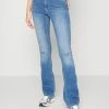 ONLY Tall ONLBLUSH MID - Flared Jeans - Medium Blue -ONLY Tall Shop b62794f0c80e4bf9b69def0676ef4d4d
