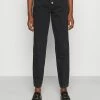 ONLY Tall ONLCUBA LIFE HW SLOUCHY DOT - Straight Leg Jeans - Black Denim -ONLY Tall Shop b95a0da8c5d84e2f99717cf188ee500f