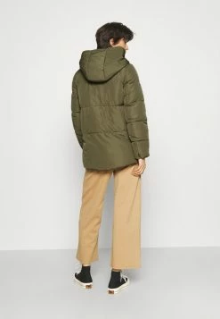 ONLY Tall ONLAMY PUFFER JACKET - Light Jacket - Kalamata -ONLY Tall Shop bd24d1ae89f345b1bbb8c3e423770ddd