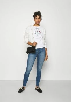 ONLY Tall ONLKITA LIFE REG ROSE BOX - Print T-shirt - Bright Whiteflores -ONLY Tall Shop bfee7a4c0aea4482b8b27c2ea4ee7363