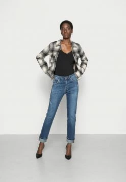 ONLY Tall ONLSCARLETT LIFE SLIMSTR - Slim Fit Jeans - Medium Blue Denim -ONLY Tall Shop c23748125d7e4806a605f987ce5c8c25