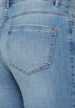 ONLY Tall ONLWAUW LIFE - Flared Jeans - Light Medium Blue Denim -ONLY Tall Shop c9b16dba5bf1474cad38aee835c97a01