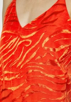 ONLY Tall ONLBELLA SLIP - Top - Red Alert -ONLY Tall Shop cd5faf2fb09e4a09b24abee8b7018587