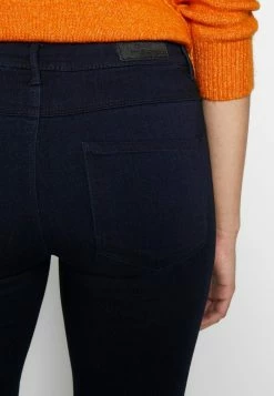 ONLY Tall ONYHELLA RETRO FLARE - Flared Jeans - Dark Blue Denim -ONLY Tall Shop d5339019691b4d02a59abd6373803851