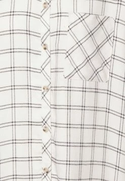 ONLY Tall ONLKAROLINA LIFE - Blouse - Creme Black / Creme 7 ONLY Tall ONLKAROLINA LIFE - Blouse - Creme Black / Creme -ONLY Tall Shop d6e382b7caa24f3093ea3a5a4d3e9dfd