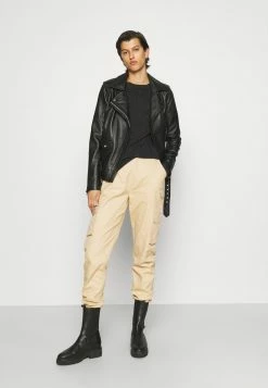 ONLY Tall ONLRICA LIFE - Jumper - Black -ONLY Tall Shop db8d804bbe8643c6bd32c067a21a4bfe