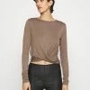ONLY Tall ONLFREE LIFE TWIST - Long Sleeved Top - Walnut -ONLY Tall Shop dd35b58c715b49759ffdb9dee8e44a1d